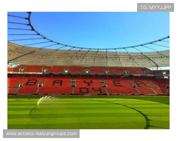 维尔茨禁区外围起脚低射直钻死角,勒沃库森锁定三分 维尔茨禁区外围起脚低射直钻死角,勒沃库森锁定三分